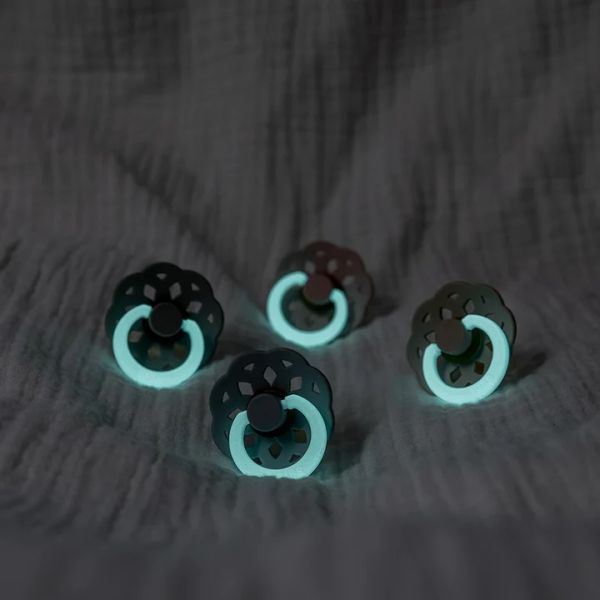 BiBs Boheme Glow In The Dark Fopspeen - Rond - 6-18 Mnd - Blush