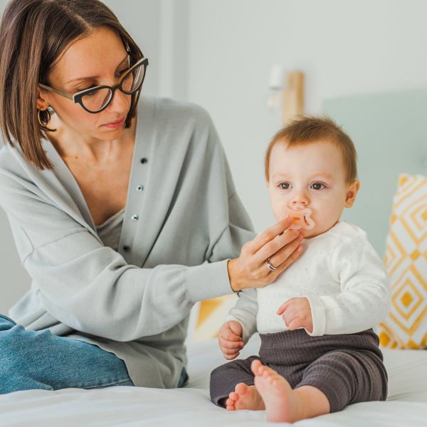 Suavinex Zero Zero Fopspeen Symmetrisch - -2/2 Mnd - Silicone - Fair Suavinex Zero Zero Fopspeen Symmetrisch - -2/2 Mnd - Silicone - Fair