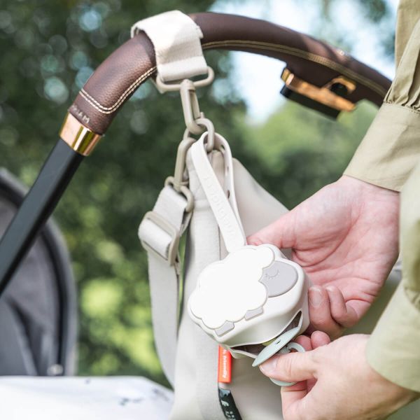 Done By Deer Sheepy Fopspeendoosje - Silicone - Sand 