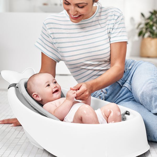 Skip Hop Moby Smart Sling Badje - Wit Skip Hop Moby Smart Sling Badje - Wit