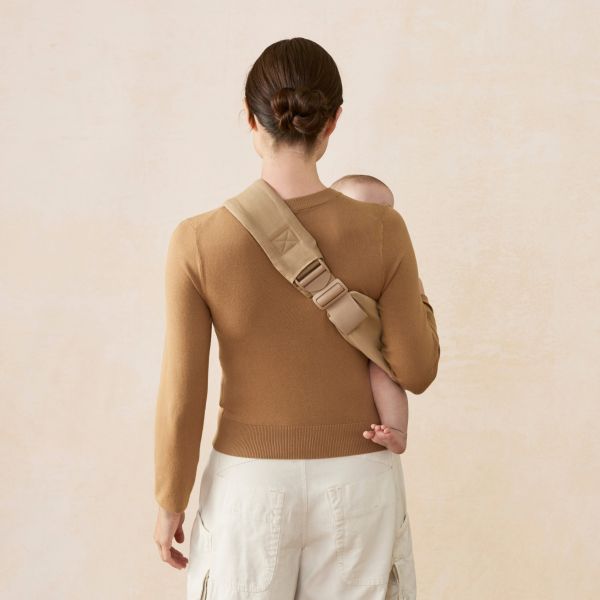 Ergobaby Upsie Sling Draagzak - Camel Ergobaby Upsie Sling Draagzak - Camel