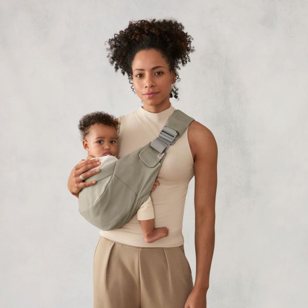 Ergobaby Upsie Sling Draagzak - Soft Olive Ergobaby Upsie Sling Draagzak - Soft Olive