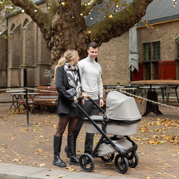 Dubatti One E6 Kinderwagen 2-in-1 - Black / Soft Taupe Dubatti One E6 Kinderwagen 2-in-1 - Black / Soft Taupe