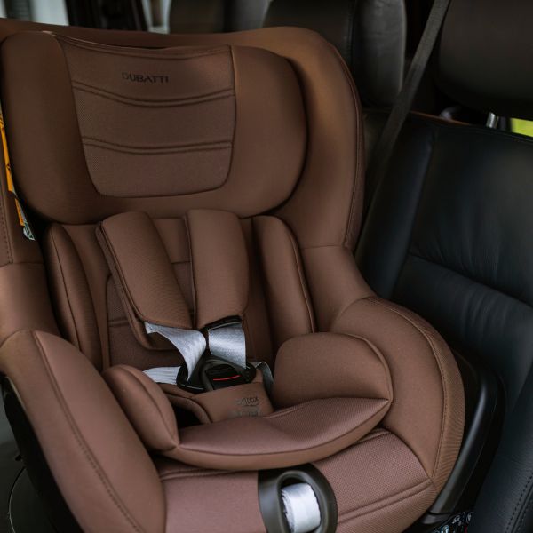 Dubatti by Britax Römer DUALFIX 5Z Autostoel - Walnut Brown