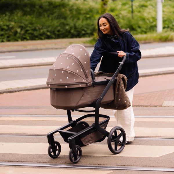 Joolz x Studio NOOS Day 5 2-in-1 Kinderwagen - Hazel Brown Joolz x Studio NOOS Day 5 2-in-1 Kinderwagen - Hazel Brown