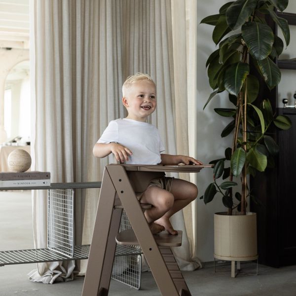 Kidsmill Up! Kinderstoel Beukenhout Incl. Kunststof Babyset - Chestnut Kidsmill Up! Kinderstoel Beukenhout Incl. Kunststof Babyset - Chestnut