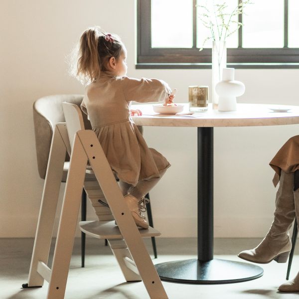 Kidsmill Up! Kinderstoel Beukenhout Incl. Kunststof Babyset - Oatmeal