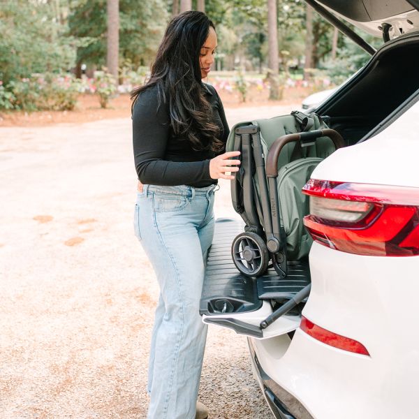 UPPAbaby Minu V3 Buggy - Evelyn Meadow Green Carbon Frame met Kastanje Bruin Leer UPPAbaby Minu V3 Buggy - Evelyn Meadow Green Carbon Frame met Kastanje Bruin Leer