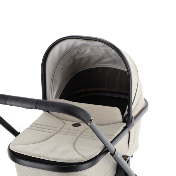 Qute Q-Rider Plus Kinderwagen - Mineral Clay | Kidsriver Curve Autostoel - Black | Kidsriver Isofix Base Qute Q-Rider Plus Kinderwagen - Mineral Clay | Kidsriver Curve Autostoel - Black | Kidsriver Isofix Base
