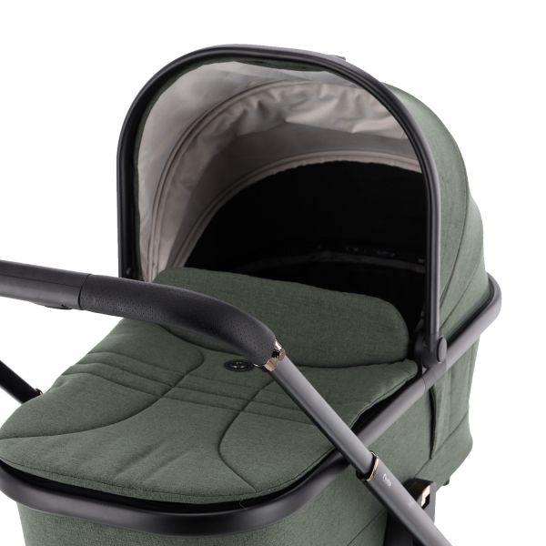 Qute Q-Rider Plus Kinderwagen - Thyme Green | Kidsriver Curve Autostoel - Clay | Kidsriver Isofix Base Qute Q-Rider Plus Kinderwagen - Thyme Green | Kidsriver Curve Autostoel - Clay | Kidsriver Isofix Base