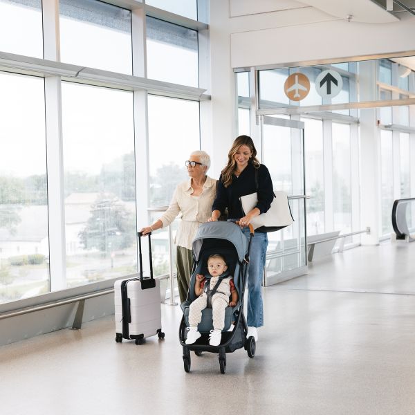 UPPAbaby MINU V3 Buggy Dillan - Stone Blue/Carbon Frame Met Zandbruin Leer UPPAbaby MINU V3 Buggy Dillan - Stone Blue/Carbon Frame Met Zandbruin Leer