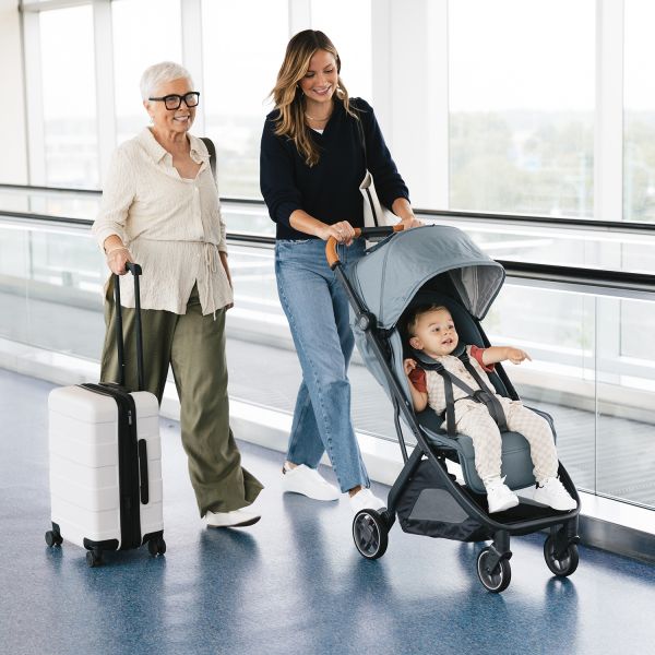UPPAbaby MINU V3 Buggy Dillan - Stone Blue/Carbon Frame Met Zandbruin Leer UPPAbaby MINU V3 Buggy Dillan - Stone Blue/Carbon Frame Met Zandbruin Leer