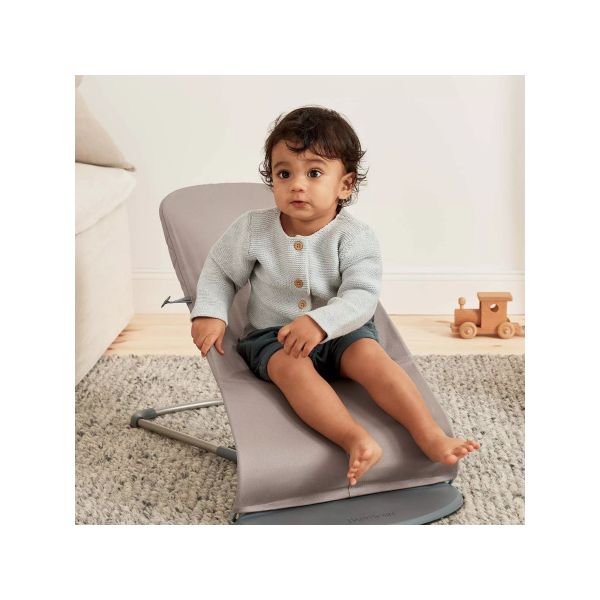 BabyBjörn Bliss Wipstoel - Geweven Klassiek Quilt - Zandgrijs BabyBjörn Bliss Wipstoel - Geweven Klassiek Quilt - Zandgrijs