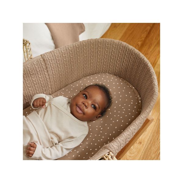 The Little Green Sheep Moses Mandje En Matras Organic Knitted Truffle The Little Green Sheep Moses Mandje En Matras Organic Knitted Truffle