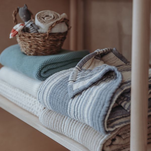 Meyco Deken Pre Washed Hydrofiel Jacquard Stripe Sand 75x100 cm Meyco Deken Pre Washed Hydrofiel Jacquard Stripe Sand 75x100 cm