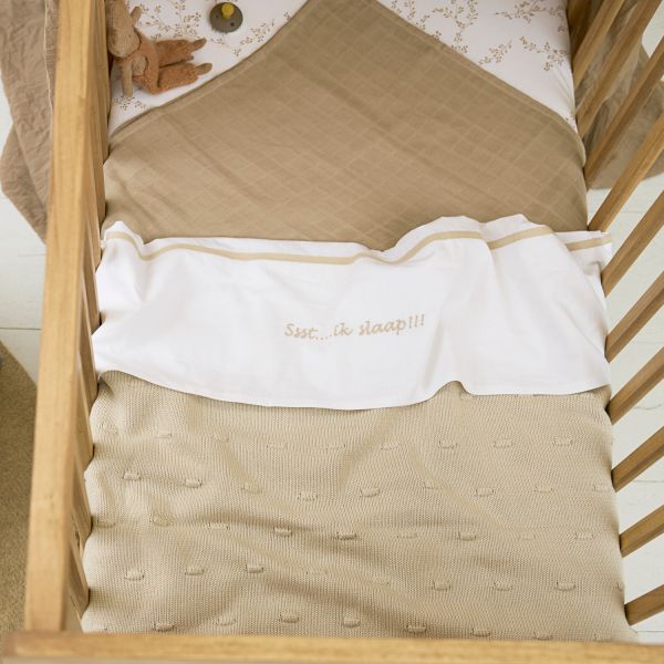 Meyco Baby Ledikantdeken Knots Soft Sand 100 x 150 cm Meyco Baby Ledikantdeken Knots Soft Sand 100 x 150 cm