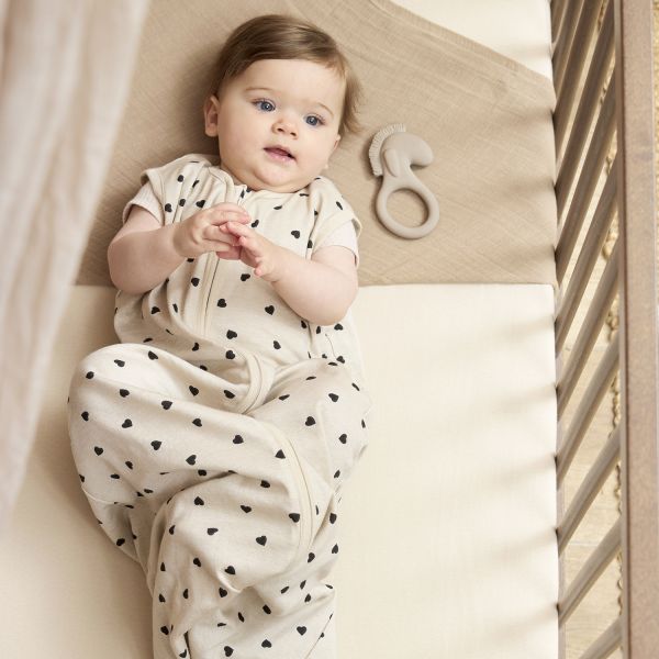 Meyco Baby Uni Hoeslaken Juniorbed - 70 x 140 cm - Jersey - Soft Sand Meyco Baby Uni Hoeslaken Juniorbed - 70 x 140 cm - Jersey - Soft Sand