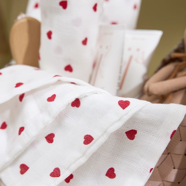 Meyco Baby Monddoekjes Hydrofiel Sweet Heart Red 30 x 30 cm 3-Pack Meyco Baby Monddoekjes Hydrofiel Sweet Heart Red 30 x 30 cm 3-Pack