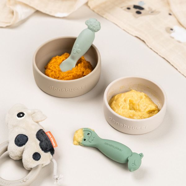 Done By Deer Tiny Farm Oefen Lepel Set - Green Done By Deer Tiny Farm Oefen Lepel Set - Green