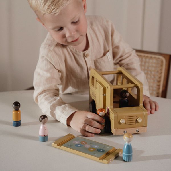 Little Dutch Schoolbus met poppetjes FSC Little Dutch Schoolbus met poppetjes FSC