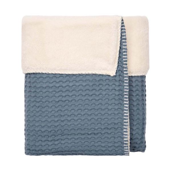 Koeka Oslo Ledikantdeken - Maat 100 x 150 - Wafel/Teddy - Bluestone Koeka Oslo Ledikantdeken - Maat 100 x 150 - Wafel/Teddy - Bluestone