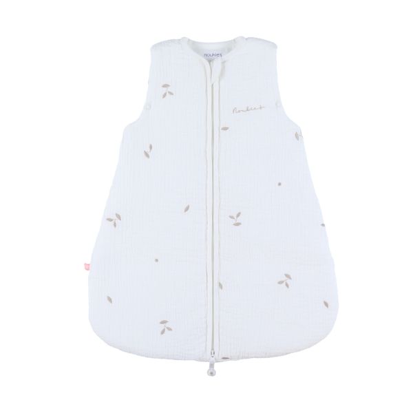 Noukie's F&O Slaapzak Met Borduursel - Maat 50 cm - Gewatteerde Mousseline - Wit Noukie's F&O Slaapzak Met Borduursel - Maat 50 cm - Gewatteerde Mousseline - Wit