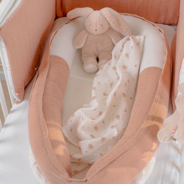 Noukie's Babynest - Vintage Flowers Roze Noukie's Babynest - Vintage Flowers Roze
