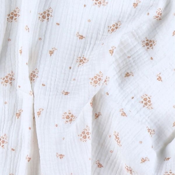 Noukie's Hydrofiele Doeken Set - Vintage Flowers - 100 x 100 cm - Wit/Roze Noukie's Hydrofiele Doeken Set - Vintage Flowers - 100 x 100 cm - Wit/Roze