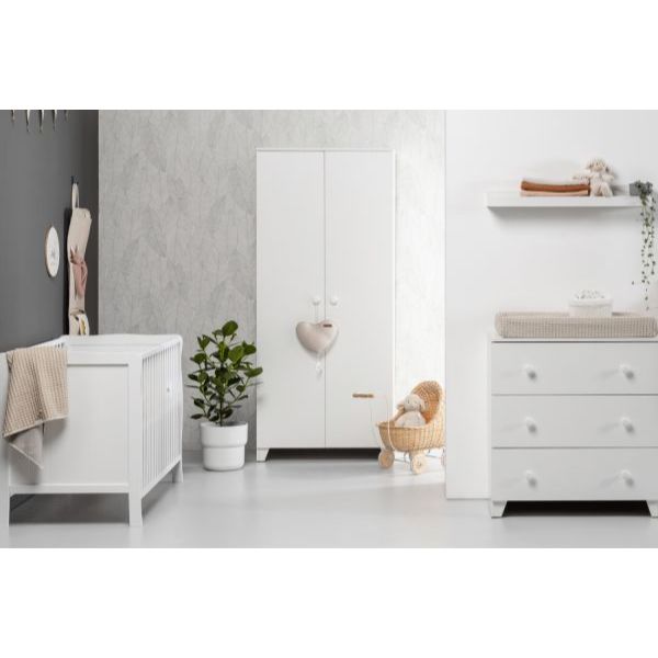 Europe Baby Sarah Ledikant 70 x 140 cm/Commode 3 Laden - Wit Europe Baby Sarah Ledikant 70 x 140 cm/Commode 3 Laden - Wit