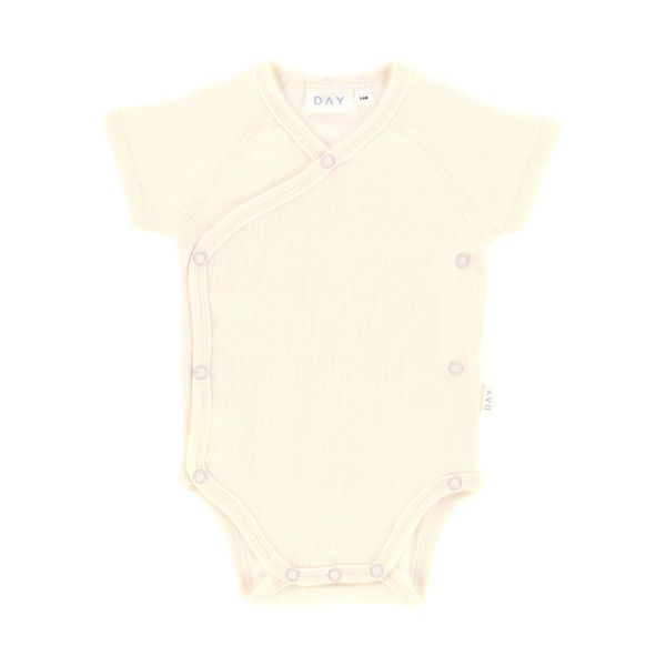 DAY Overslagromper Korte Mouw Rib - Mt. 50/56 - Cream DAY Overslagromper Korte Mouw Rib - Mt. 50/56 - Cream