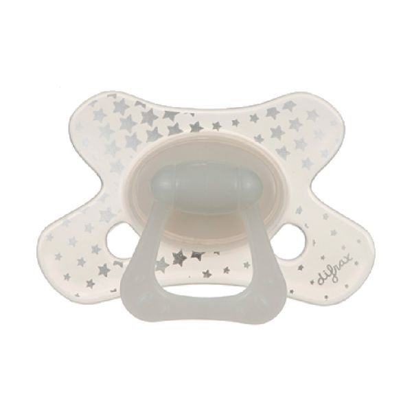 Difrax Fopspeen Baba Glow In The Dark Natural 6mnd+ Ass. Difrax Fopspeen Baba Glow In The Dark Natural 6mnd+ Ass.