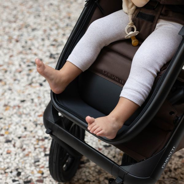 Dubatti One E6 2-in-1 Kinderwagen Black/Dark Brown - Walnut Brown Dubatti One E6 2-in-1 Kinderwagen Black/Dark Brown - Walnut Brown
