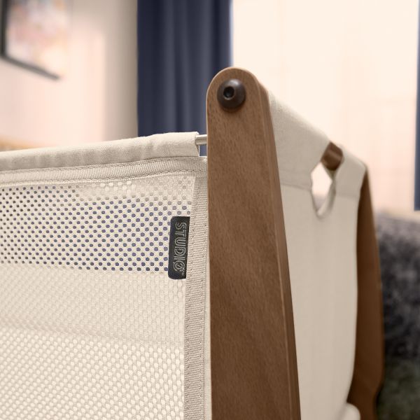 Snuz Bedside Crib SnüzPod Studio - Rio Walnut Snuz Bedside Crib SnüzPod Studio - Rio Walnut