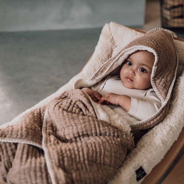 Koeka Omslagdoek Teddy Rivoli Warm White 100 x 100 cm Koeka Omslagdoek Teddy Rivoli Warm White 100 x 100 cm