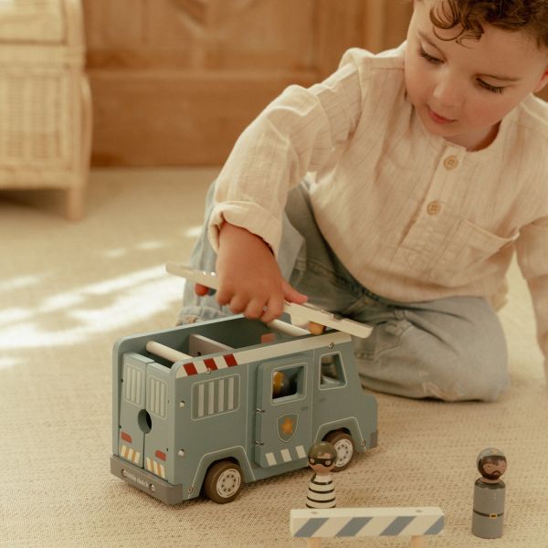 Little Dutch Politiewagen Inclusief Pegdolls – Hout Little Dutch Politiewagen Inclusief Pegdolls – Hout