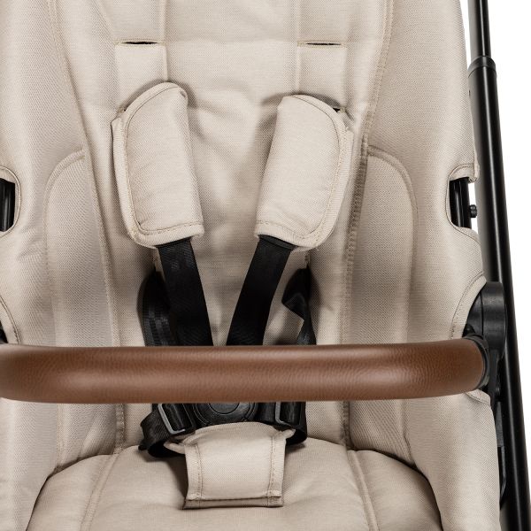 Qute Kinderwagen Q-Journey Taupe - Zwart Frame