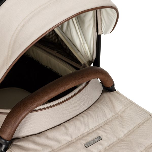 Qute Kinderwagen Q-Journey Taupe - Zwart Frame