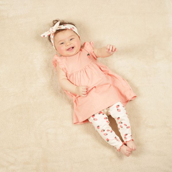 Babylook Strawberries Jurk - Maat 50 - Crepe Coral Almond Babylook Strawberries Jurk - Maat 50 - Crepe Coral Almond