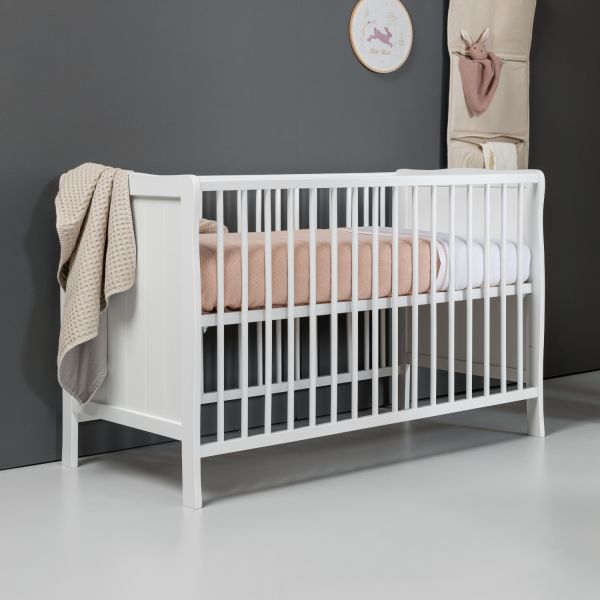 Europe Baby Sarah Ledikant 60 x 120 cm/Commode 3 Laden - Wit Europe Baby Sarah Ledikant 60 x 120 cm/Commode 3 Laden - Wit