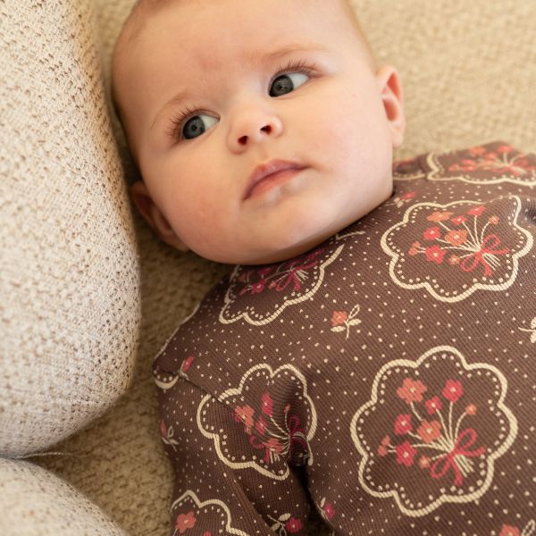 Feetje Maddie Medallion Premium Pyjama - Maat 68 - Bruin Feetje Maddie Medallion Premium Pyjama - Maat 68 - Bruin