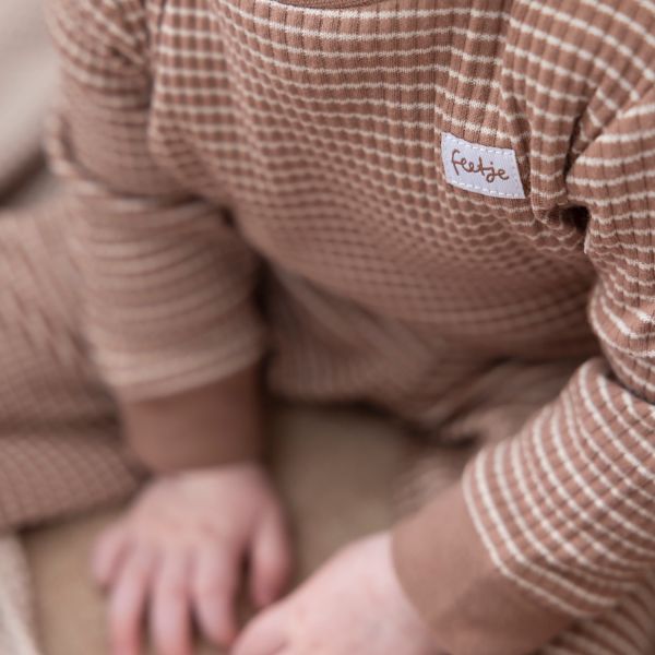 Feetje Wafel Pyjama - Maat 56 - Bruin Feetje Wafel Pyjama - Maat 56 - Bruin