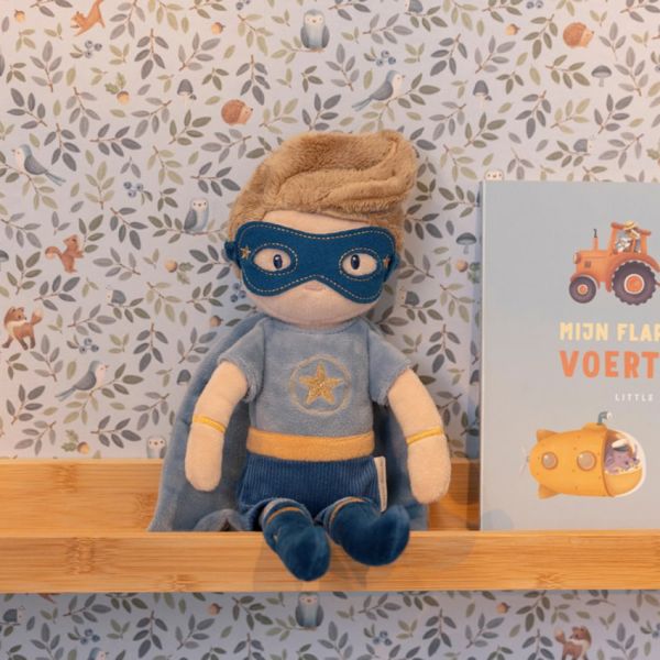Little Dutch Superhero Knuffelpop Jim - 35 cm Little Dutch Superhero Knuffelpop Jim - 35 cm