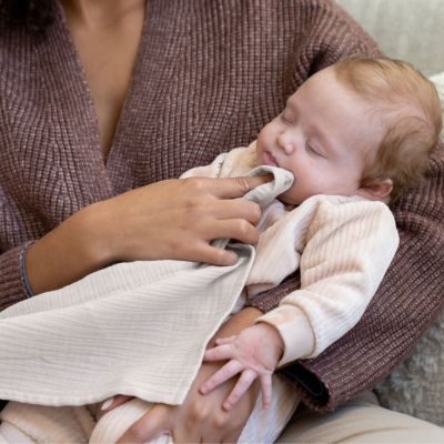 Doomoo Voedingsdoek - Mom'n Play - Tetra Almond