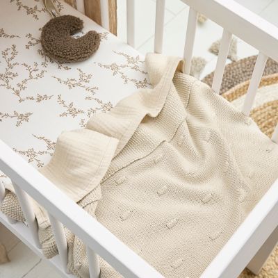Meyco Baby Wiegdeken Knots Soft Sand 75 x 100 cm Meyco Baby Wiegdeken Knots Soft Sand 75 x 100 cm