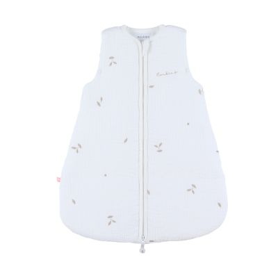 Noukie's F&O Slaapzak Met Borduursel - Maat 50 cm - Gewatteerde Mousseline - Wit Noukie's F&O Slaapzak Met Borduursel - Maat 50 cm - Gewatteerde Mousseline - Wit