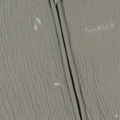 Noukie's F&O Slaapzak Met Borduursel - Maat 70 cm - Gewatteerde Mousseline - Kaki Noukie's F&O Slaapzak Met Borduursel - Maat 70 cm - Gewatteerde Mousseline - Kaki