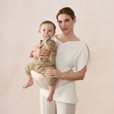 Ergobaby Lift Hip Seat Carrier - Natural Beige Ergobaby Lift Hip Seat Carrier - Natural Beige