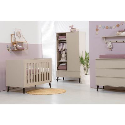 TWF Babykamer Beach Island Clay | Ledikant 70 x 140 - Commode XL - Hanglegkast 2-Deurs
