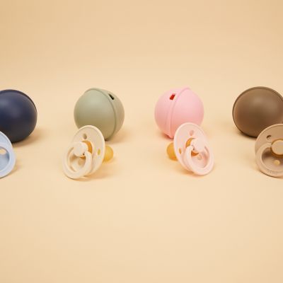 Bibs Fopspeen & Fopspeendoosje Mini Bundel - 0-6 Mnd - Ivory/Sage Bibs Fopspeen & Fopspeendoosje Mini Bundel - 0-6 Mnd - Ivory/Sage