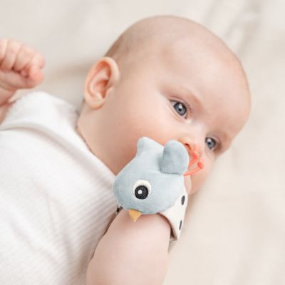 Done By Deer Wrist Rattle - Happy Clouds - 2 Stuks - Blue Done By Deer Wrist Rattle - Happy Clouds - 2 Stuks - Blue